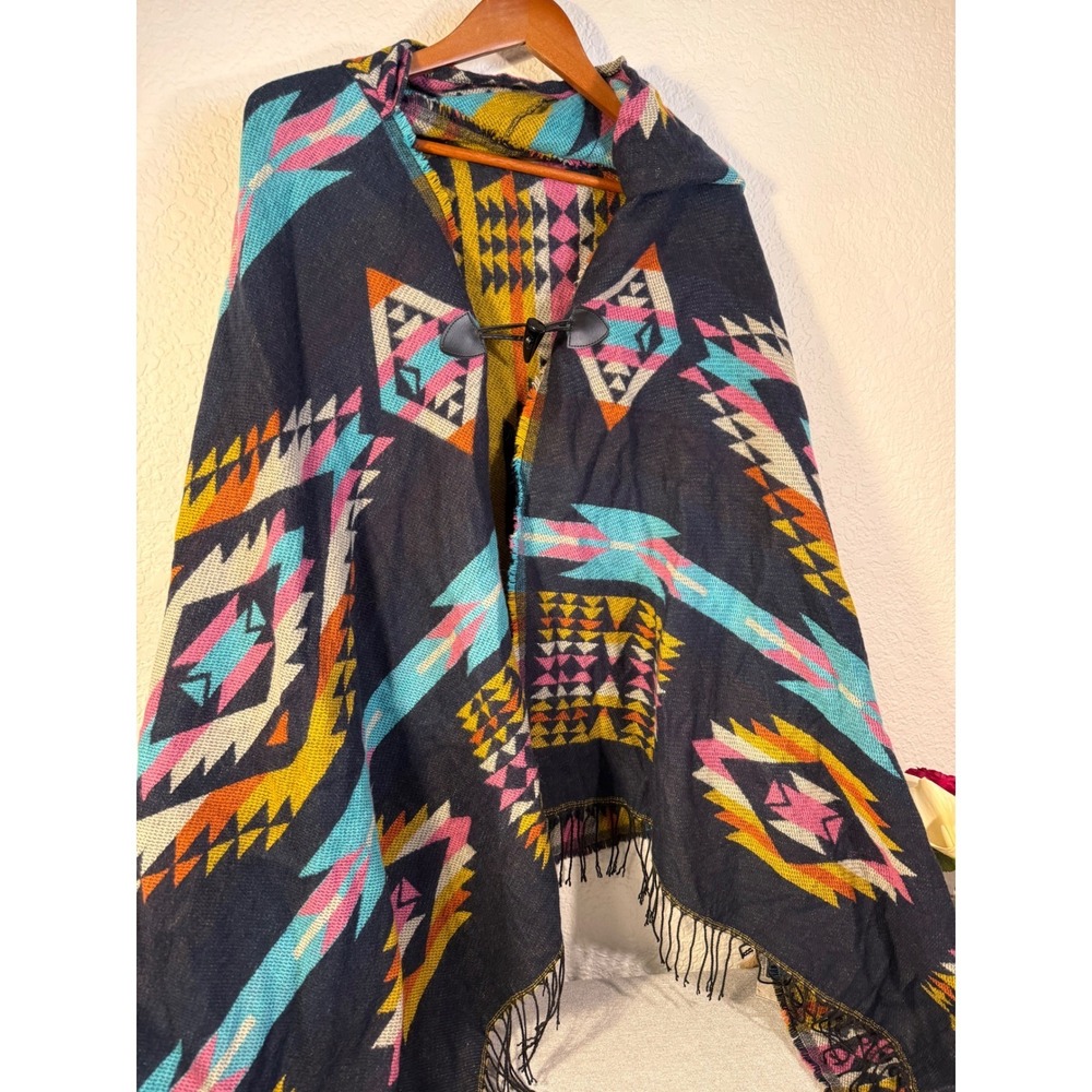 Womens Hooded Aztec Shawl Wrap Poncho Fringe Toggle Button One Size Black Multi